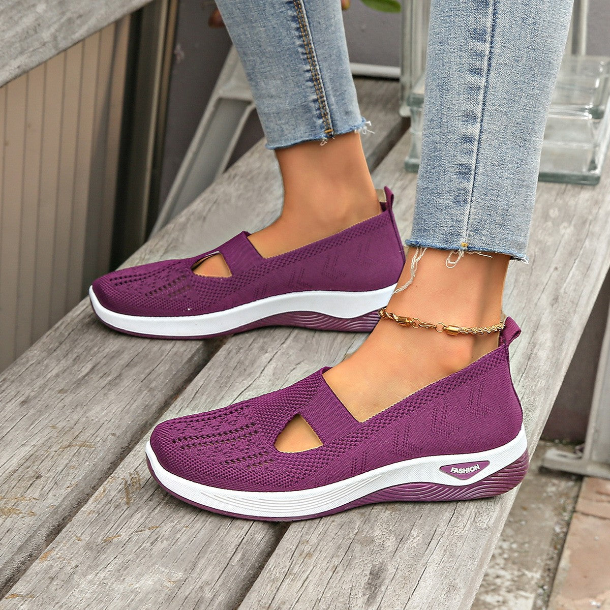 MIA COMFORT SNEAKER
