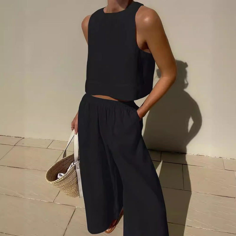 Casual loose solid color sleeveless shirt and trousers