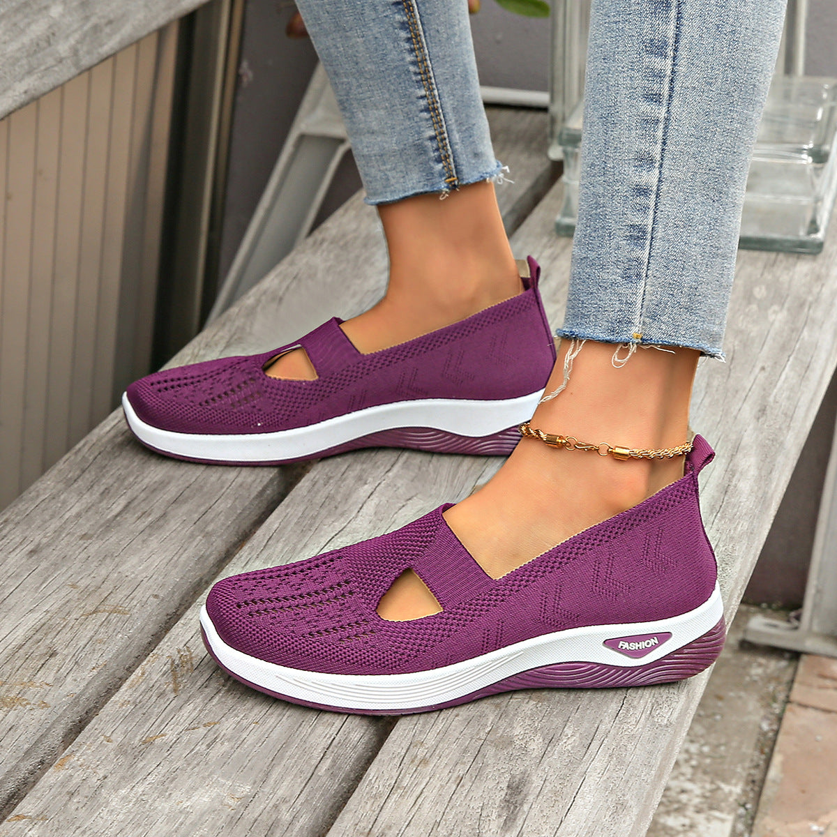 MIA COMFORT SNEAKER