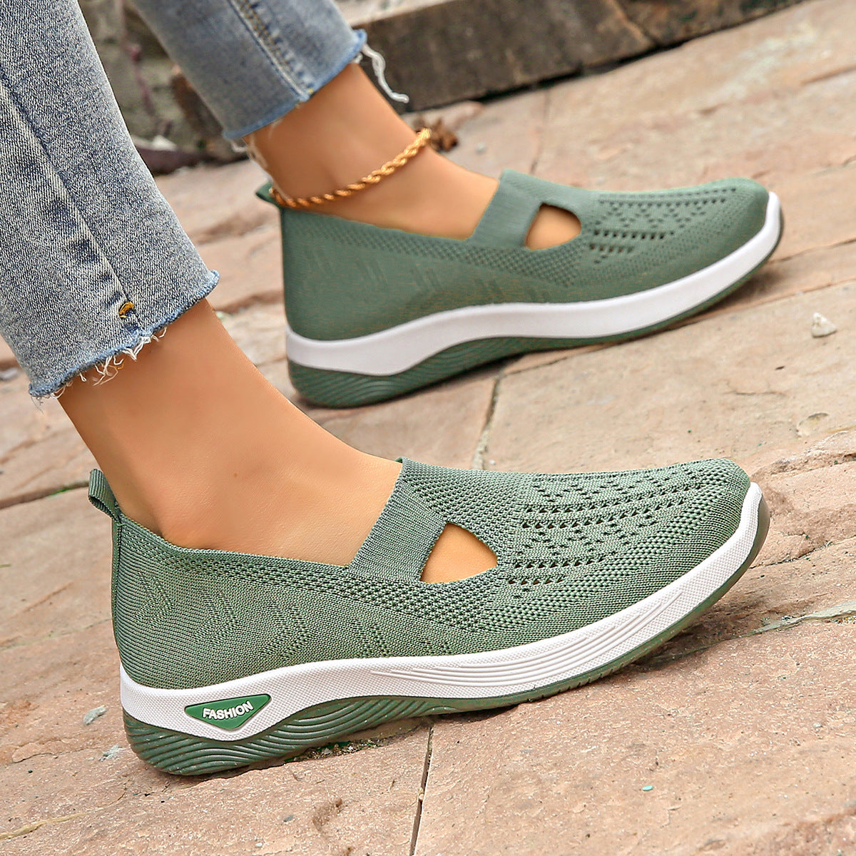 MIA COMFORT SNEAKER